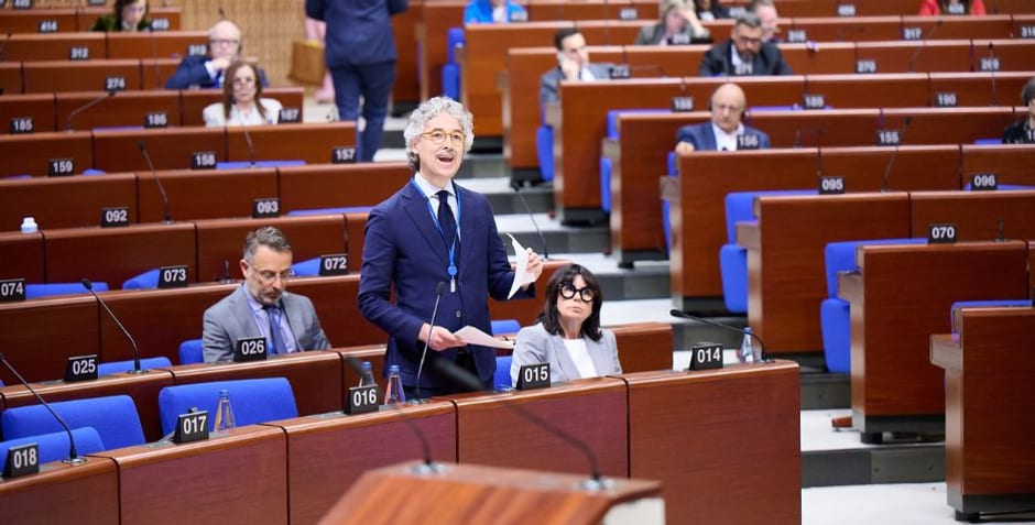 L’APCE silencieuse face aux attaques et discriminations visant les chrétiens en Europe